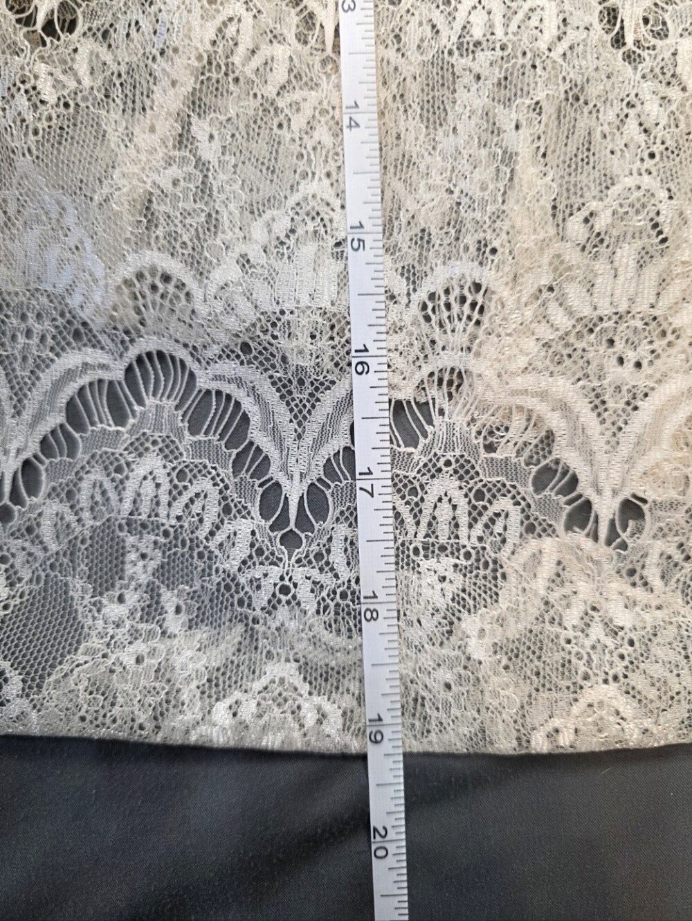 Kimchi Blue Cream Lace Cold Shoulder Cami Top Size S - Picture 5 of 6